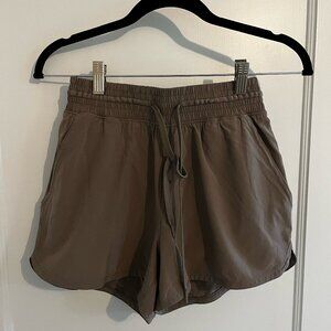 Abercrombie YPB High Rise Lined Workout Short in smokey purple